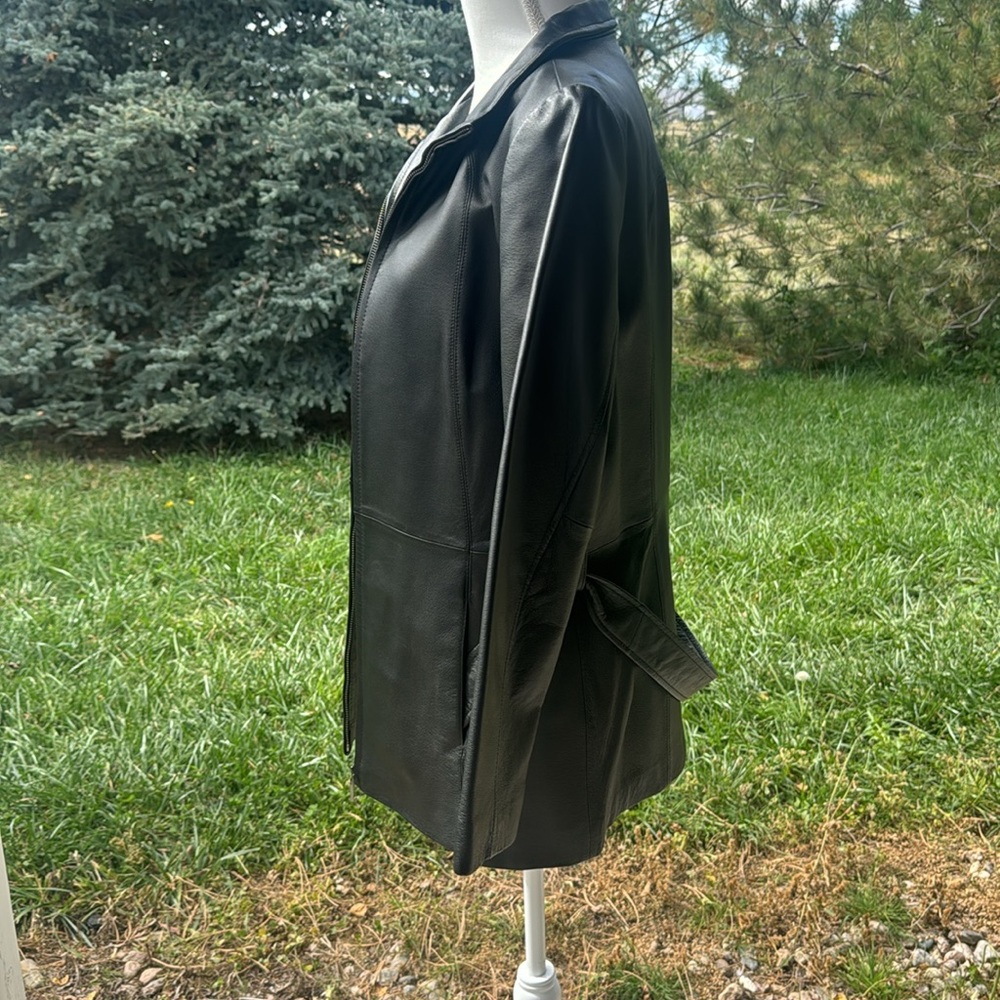 Women’s black leather zip jacket with belt. Worthington , petite large - Picture 3 of 6